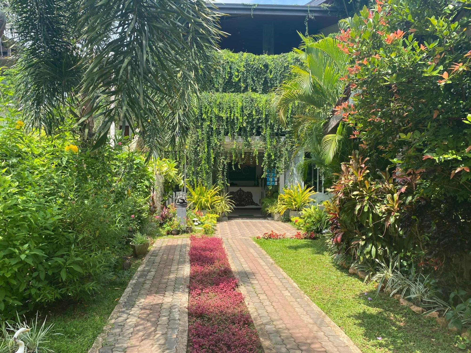 Hotel Waasala Leisure Anuradhapura Exterior foto